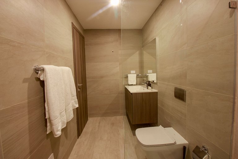 Private apartment, 2Bdrm and 2Bath near the golf