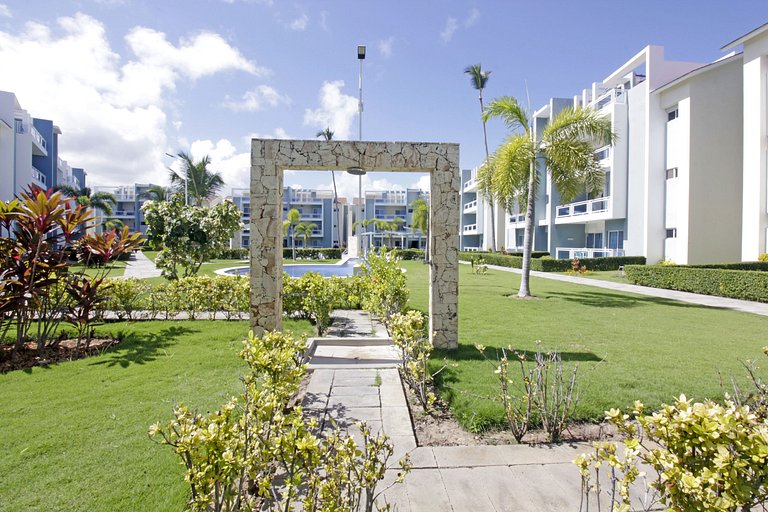 Pool view, private terrace, bbq, 2 bed and 2 bath