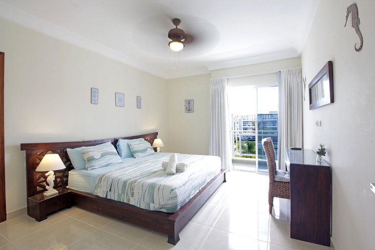 Pool view, private terrace, bbq, 2 bed and 2 bath