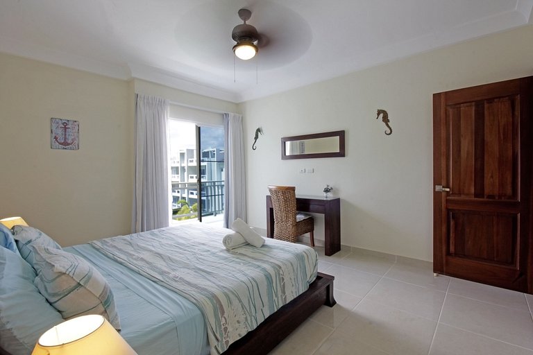Pool view, private terrace, bbq, 2 bed and 2 bath