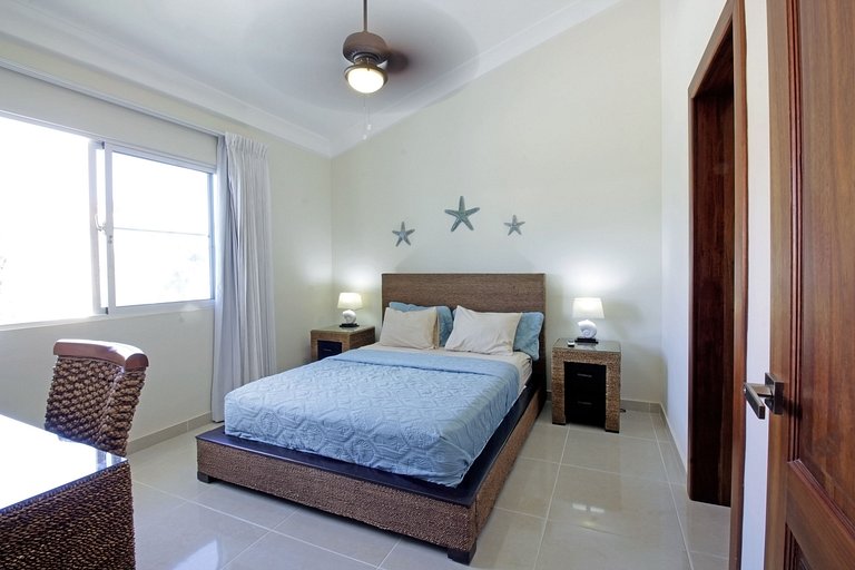 Pool view, private terrace, bbq, 2 bed and 2 bath