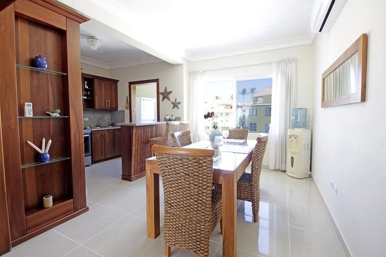 Pool view, private terrace, bbq, 2 bed and 2 bath