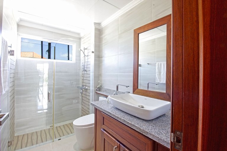 Pool view, private terrace, bbq, 2 bed and 2 bath