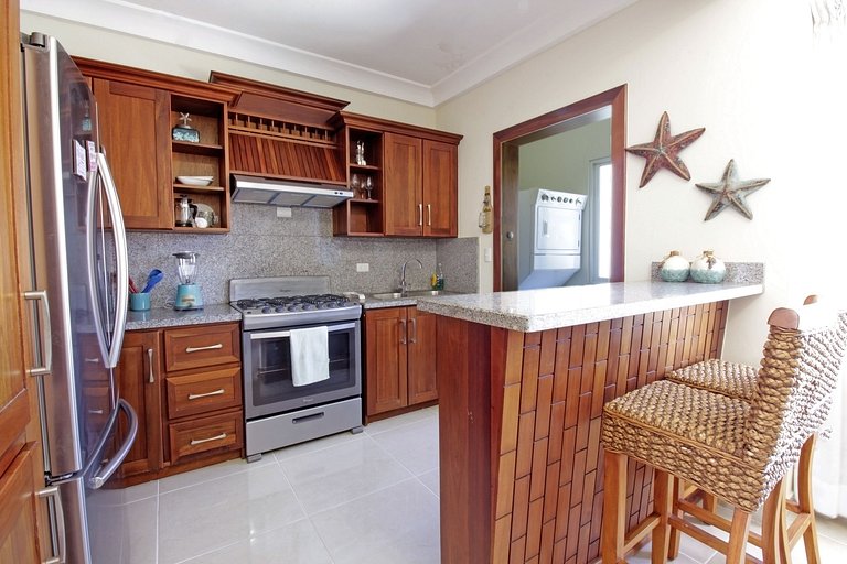 Pool view, private terrace, bbq, 2 bed and 2 bath