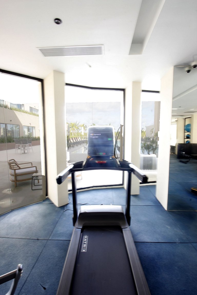 Studio, coworking area, gym, padel and restaurant