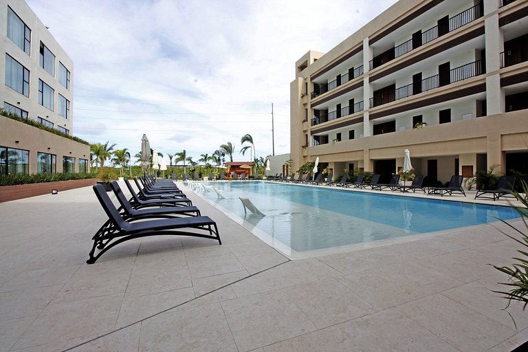 Studio, coworking area, gym, padel and restaurant