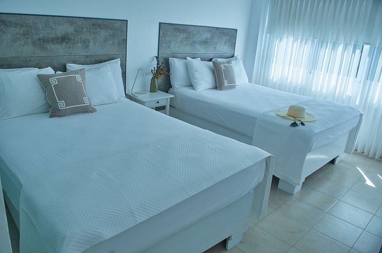 Suitable for 6 people, 2 min from the beach.