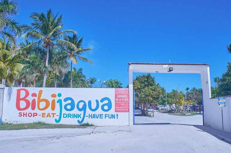 Suitable for 6 people, 2 min from the beach.