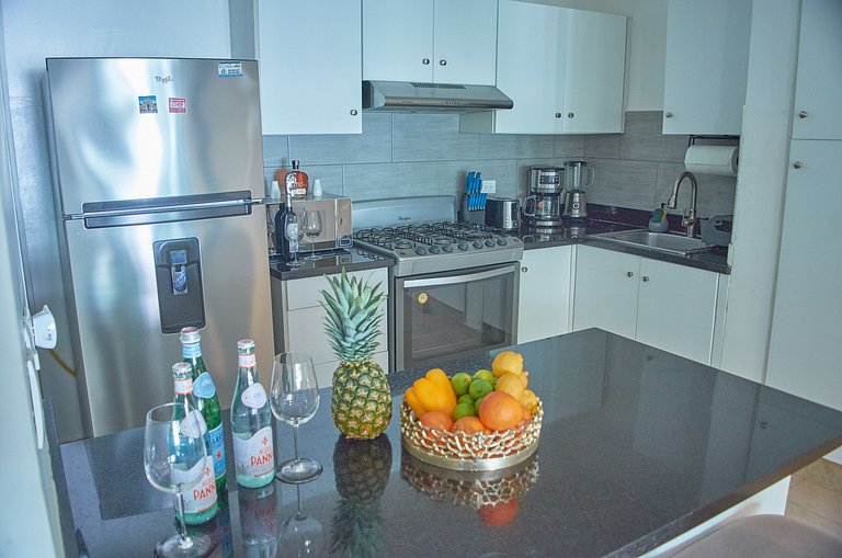 Suitable for 6 people, 2 min from the beach.