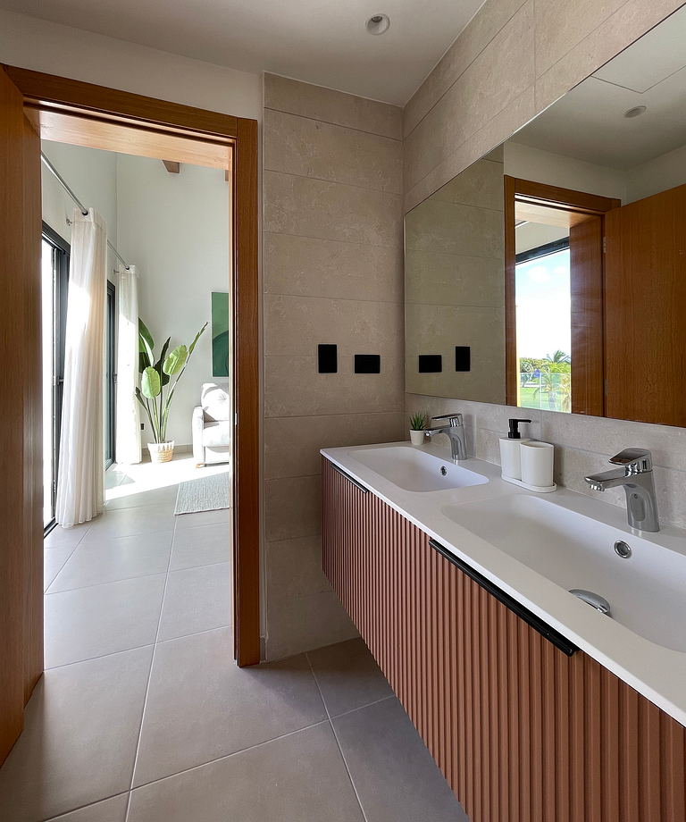 Luxurious penthouse with golf course views