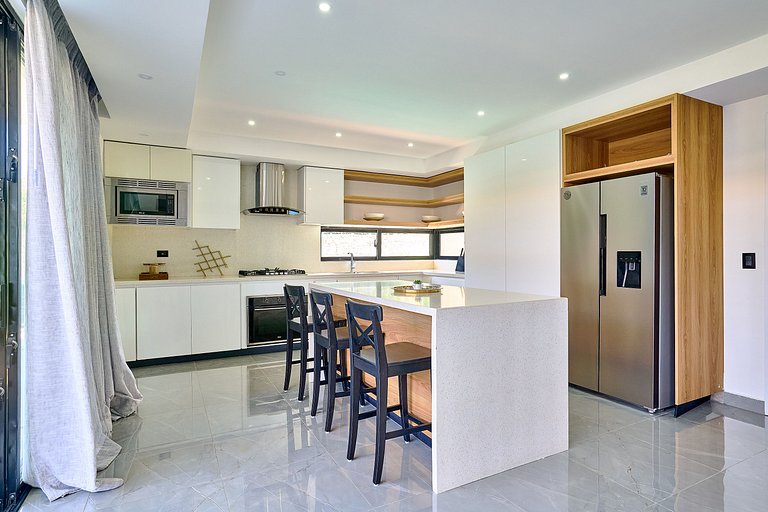 Luxury Villa with Private Pool & BBQ in Vista Cana