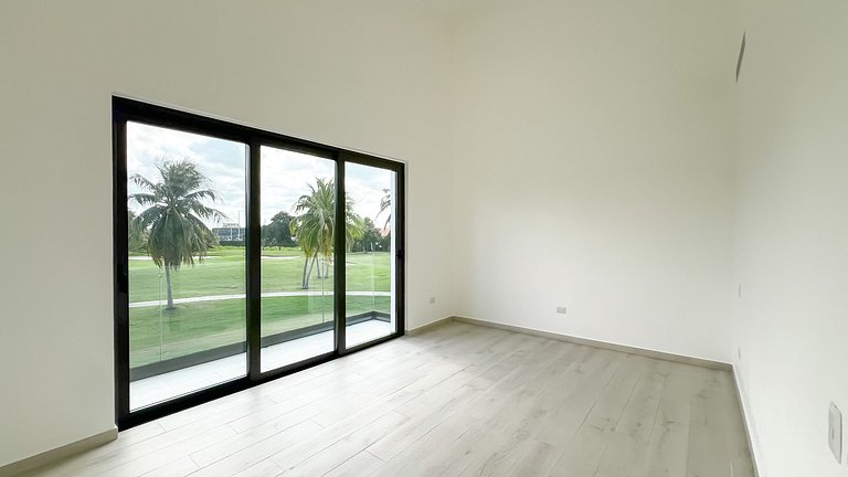 Villa de lujo con beneficios exclusivos en cadena hotelera.