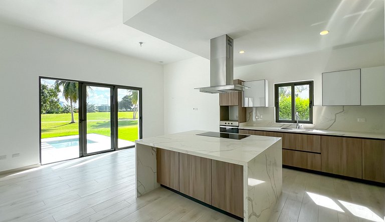 Villa de lujo con beneficios exclusivos en cadena hotelera.