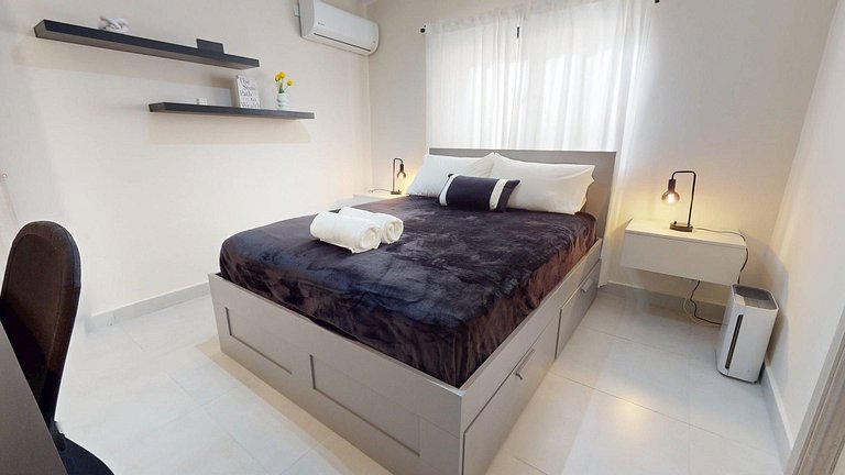 Elegant Apt Near Downtown & Hotspots
