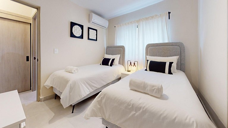 Elegant Apt Near Downtown & Hotspots
