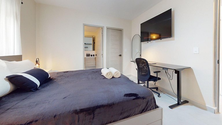 Elegant Apt Near Downtown & Hotspots