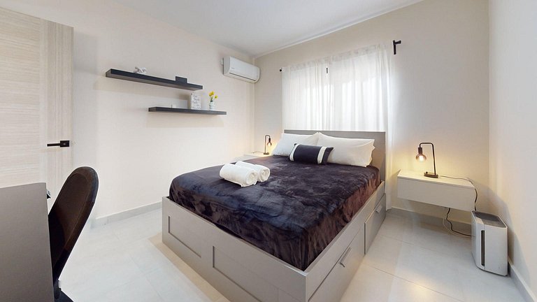 Elegant Apt Near Downtown & Hotspots