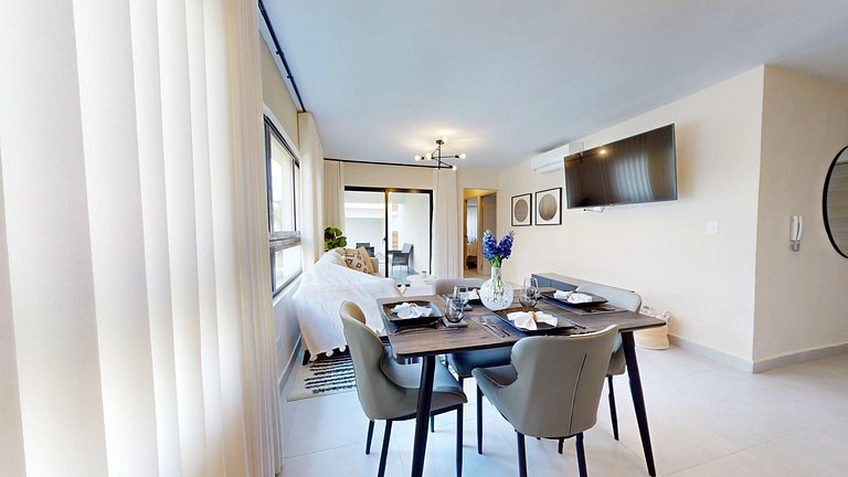 Elegant Apt Near Downtown & Hotspots