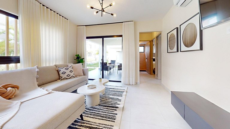 Elegant Apt Near Downtown & Hotspots