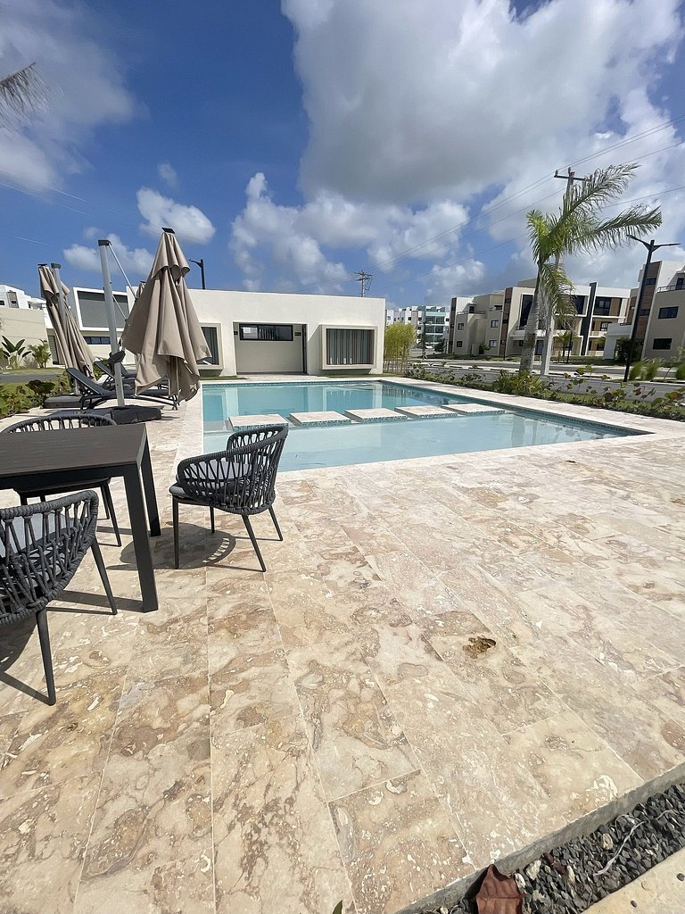 Elegant Apt Near Downtown & Hotspots