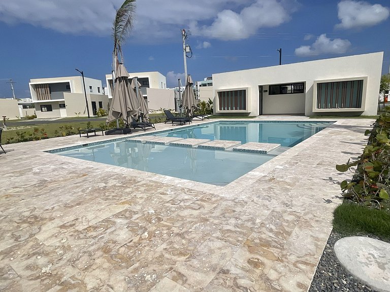 Elegant Apt Near Downtown & Hotspots