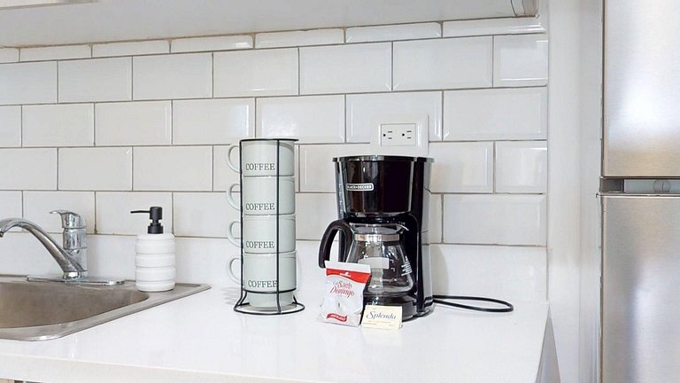 Apartment with beach shuttle and private pool