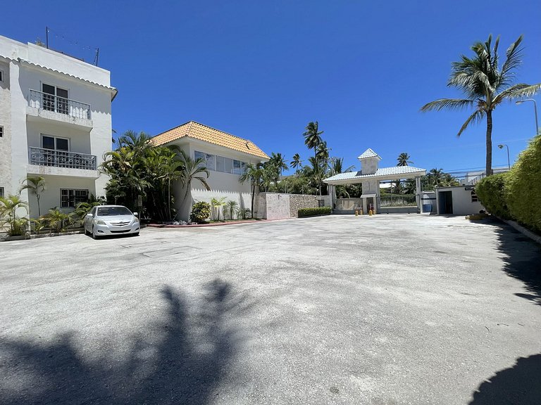 Apartamento con Estilo y Piscina, cerca de Playa