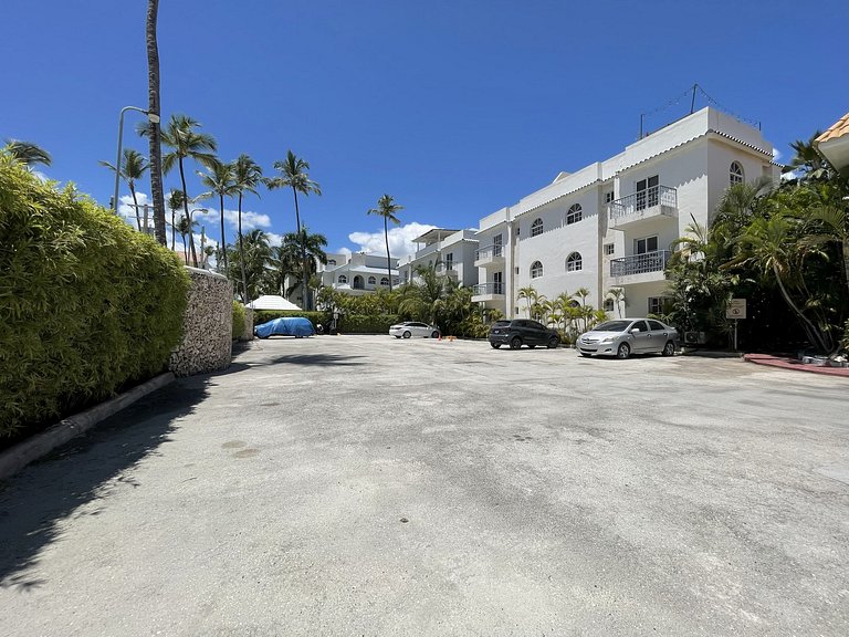 Apartamento con Estilo y Piscina, cerca de Playa