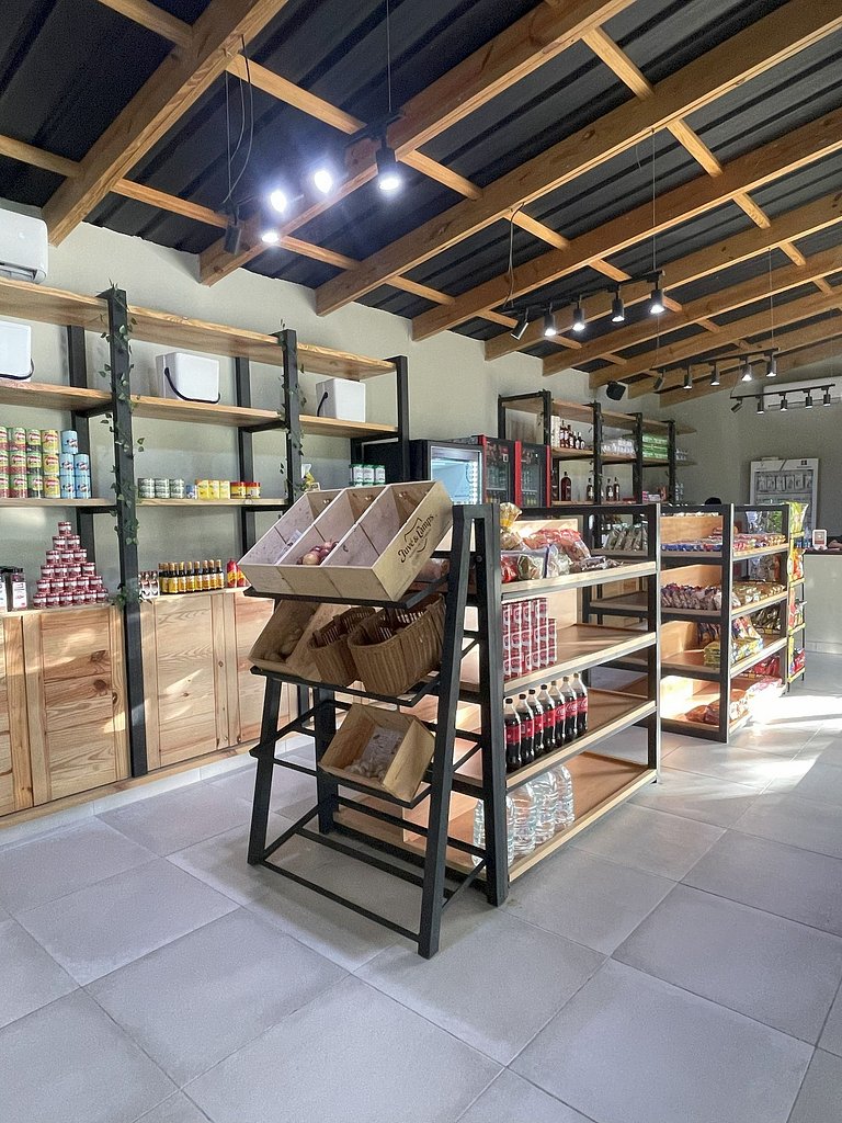 Apartment with beach shuttle and private pool