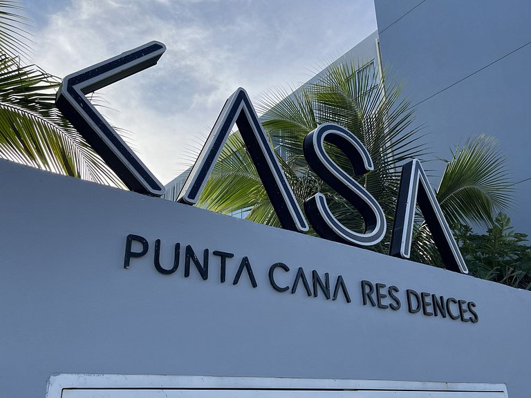 A pasos de Coco Bongo y la vida nocturna