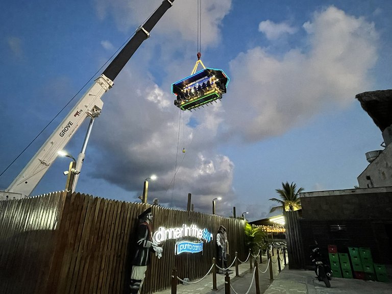 A pasos de Coco Bongo y la vida nocturna