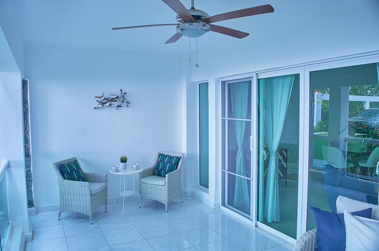 Sleeps 6, steps from the beach and with a pool