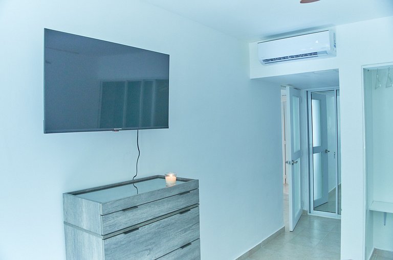 Sleeps 6, steps from the beach and with a pool