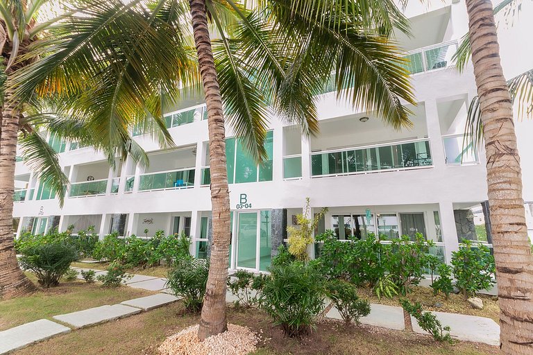 Two minute walk to the beach with a swimming pool