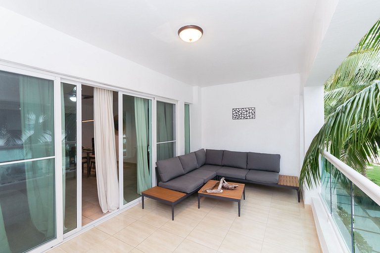 Suitable for 6 people, 2 min from the beach.