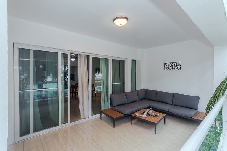 Suitable for 6 people, 2 min from the beach.