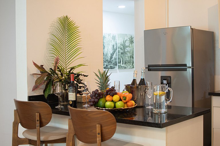 Suitable for 6 people, 2 min from the beach.