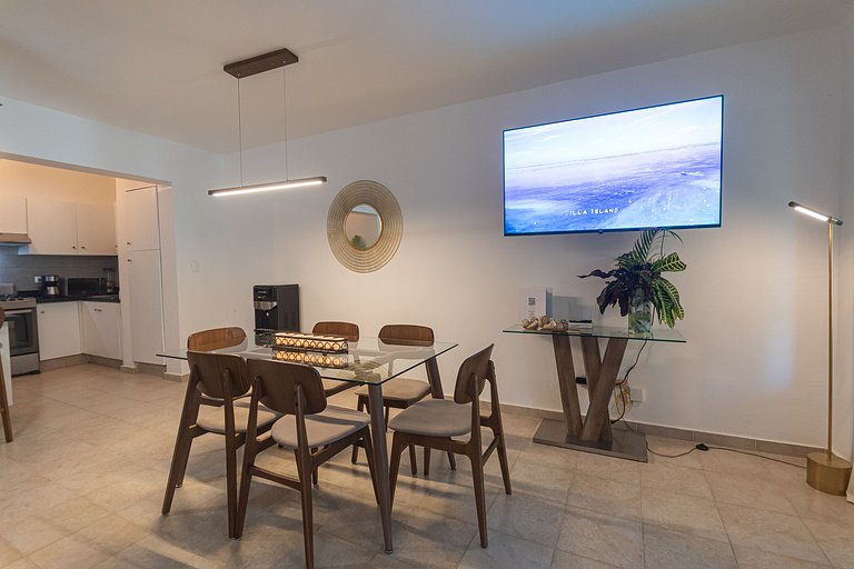 Suitable for 6 people, 2 min from the beach.