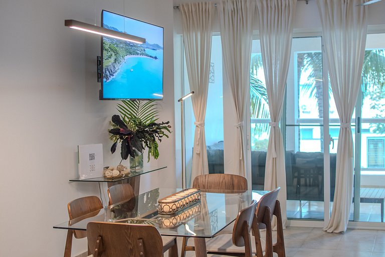 Suitable for 6 people, 2 min from the beach.