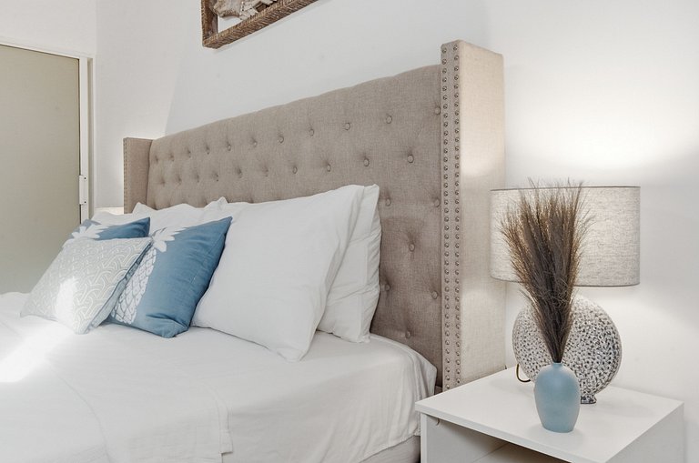 Sleeps 6, steps from the beach and with a pool