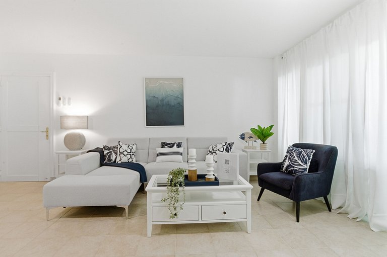 Sleeps 6, steps from the beach and with a pool