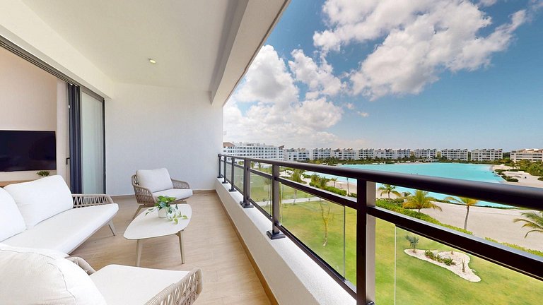 Penthouse 3BR Frente a Laguna Privada Bavaro