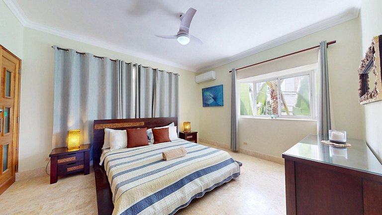 Solo a 50 metros de la playa, bares y restaurantes