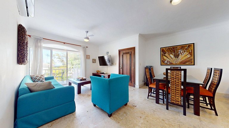 Just 50 meters from the beach, bars, restaurants.