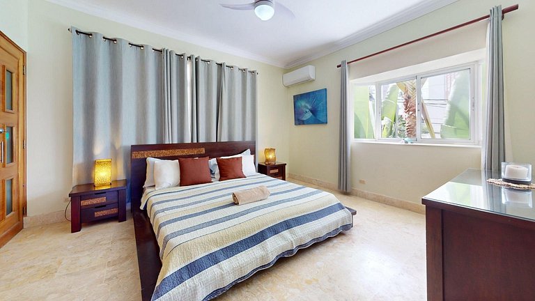 Just 50 meters from the beach, bars, restaurants.